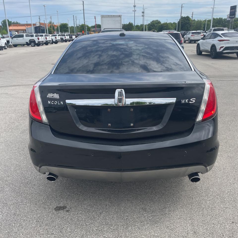 Lincoln MKS 4dr Sdn 3.7L FWD 2010