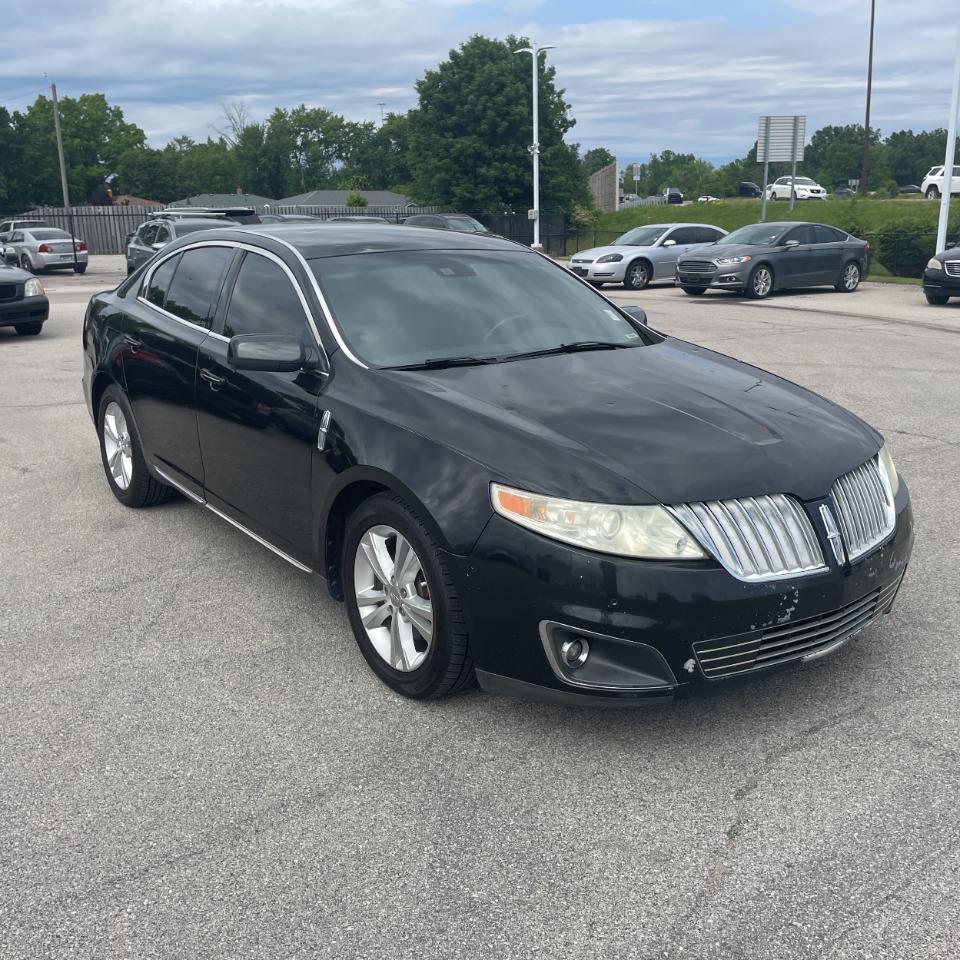 Lincoln MKS 4dr Sdn 3.7L FWD 2010