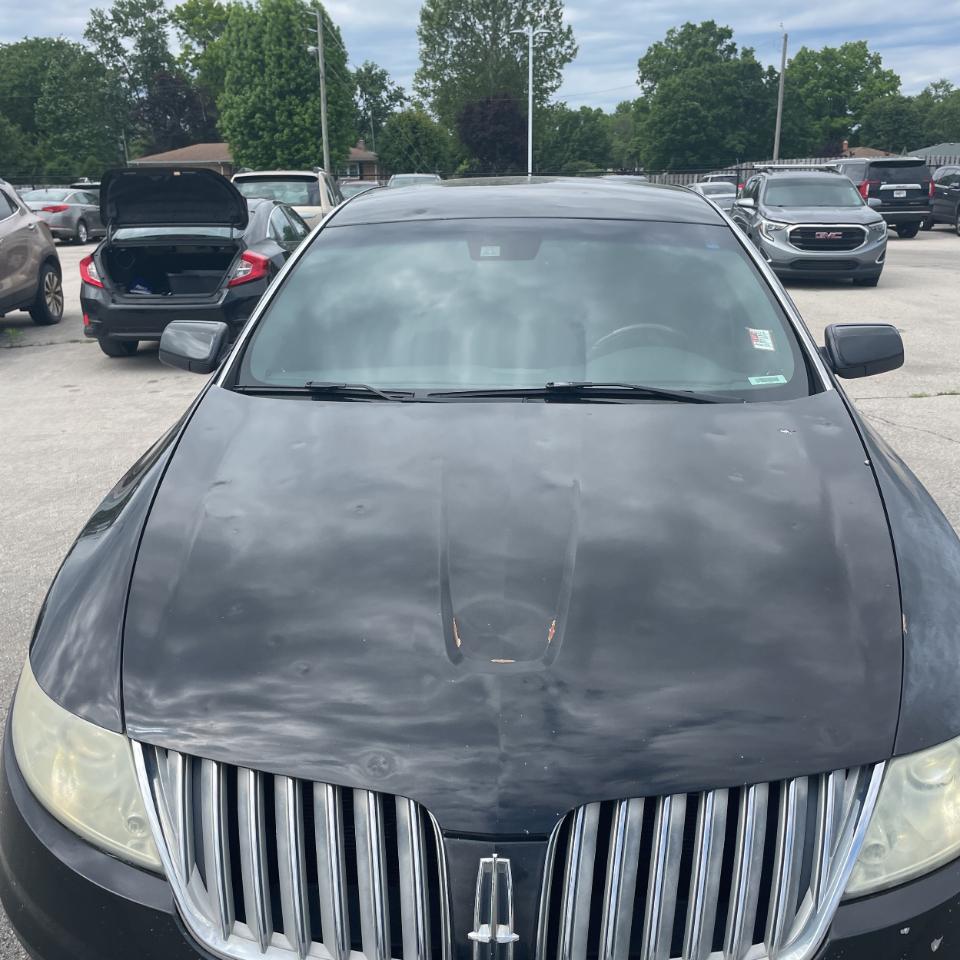 Lincoln MKS 4dr Sdn 3.7L FWD 2010