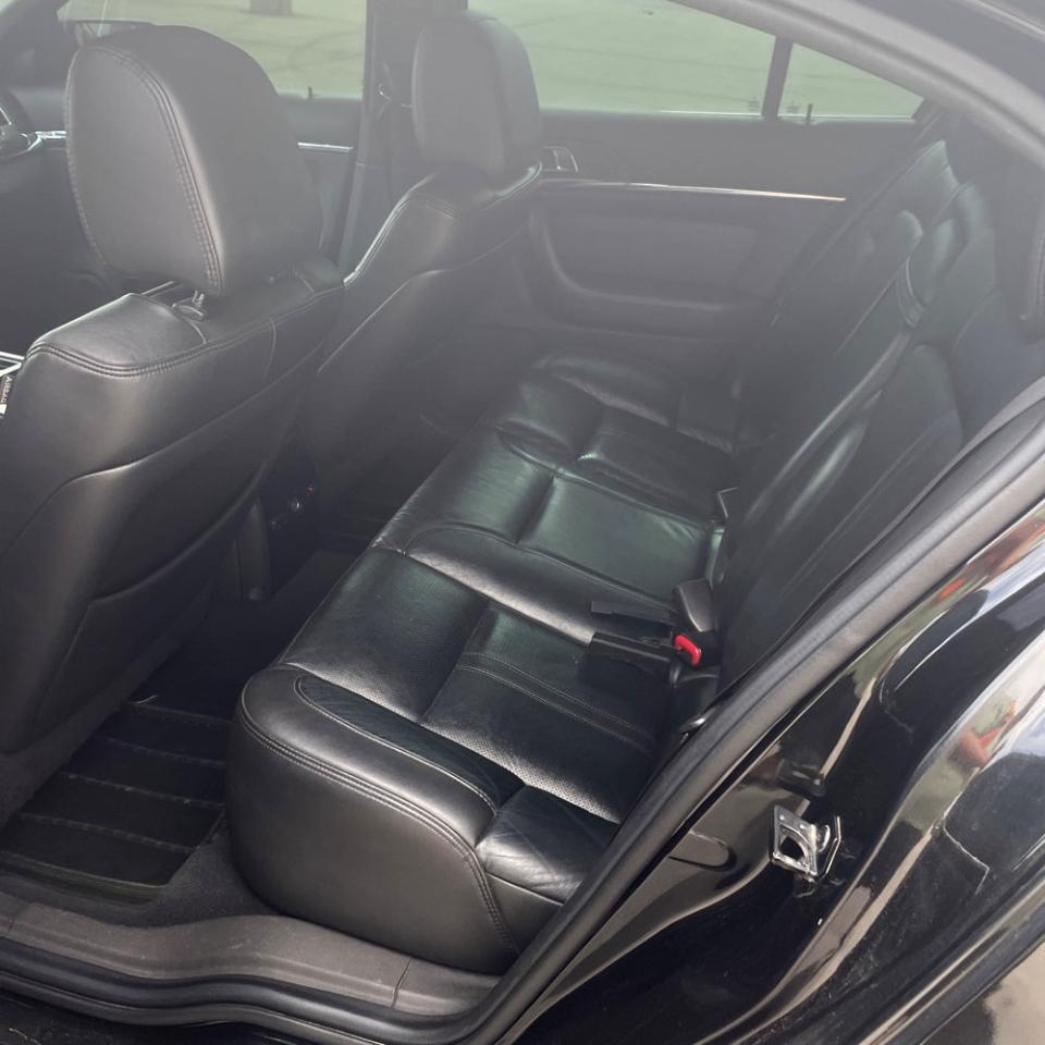 Lincoln MKS 4dr Sdn 3.7L FWD 2010