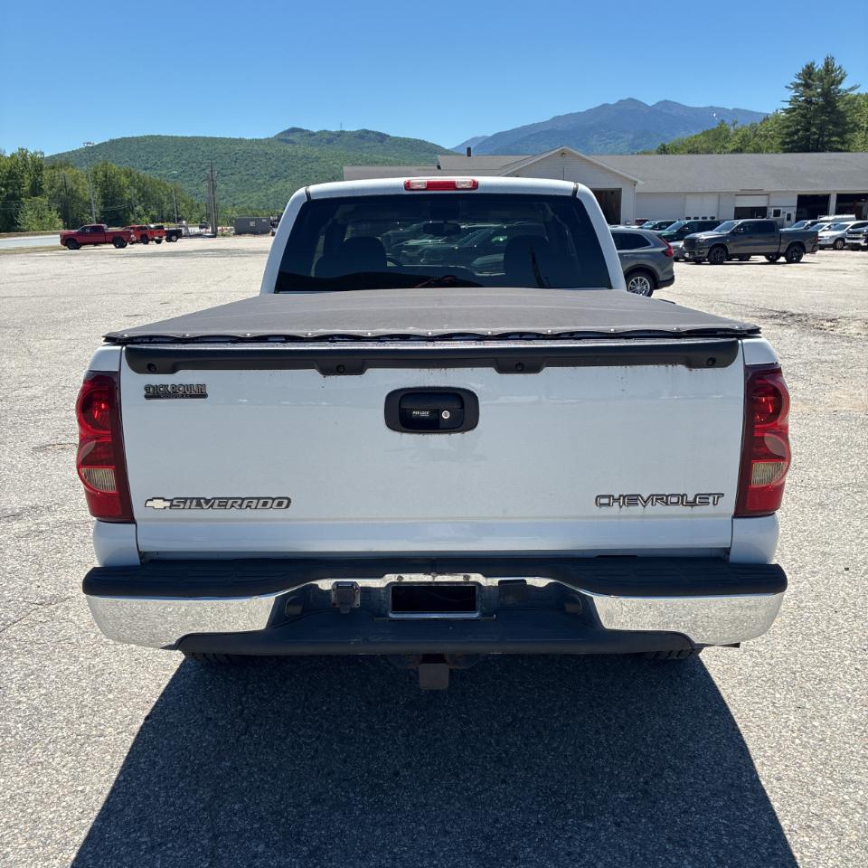 Chevrolet Silverado 1500 Ext Cab 143.5" WB 4WD LS 2003