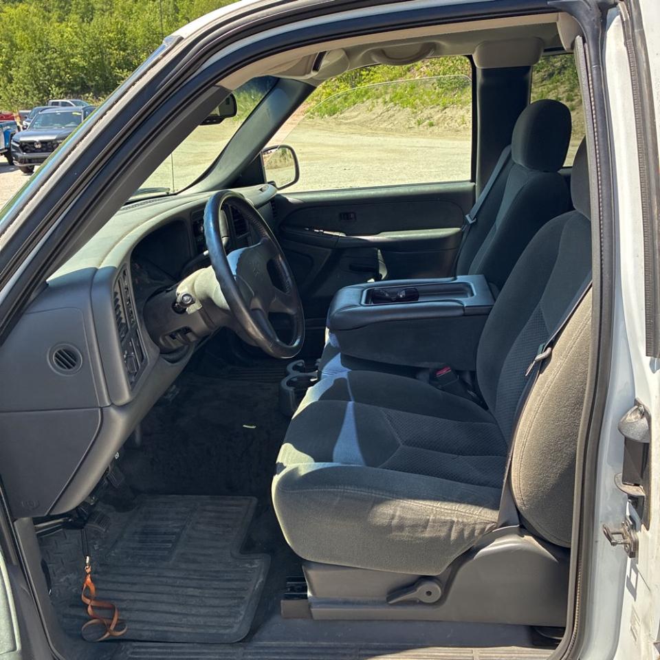 Chevrolet Silverado 1500 Ext Cab 143.5" WB 4WD LS 2003