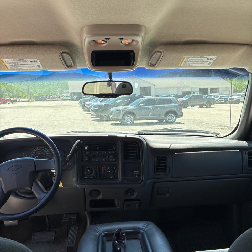 Chevrolet Silverado 1500 Ext Cab 143.5" WB 4WD LS 2003