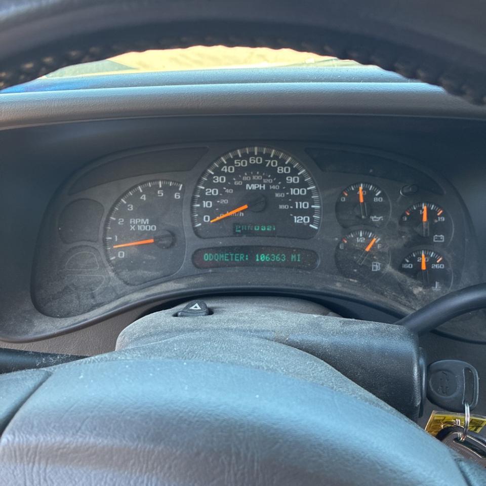 Chevrolet Silverado 1500 Ext Cab 143.5" WB 4WD LS 2003