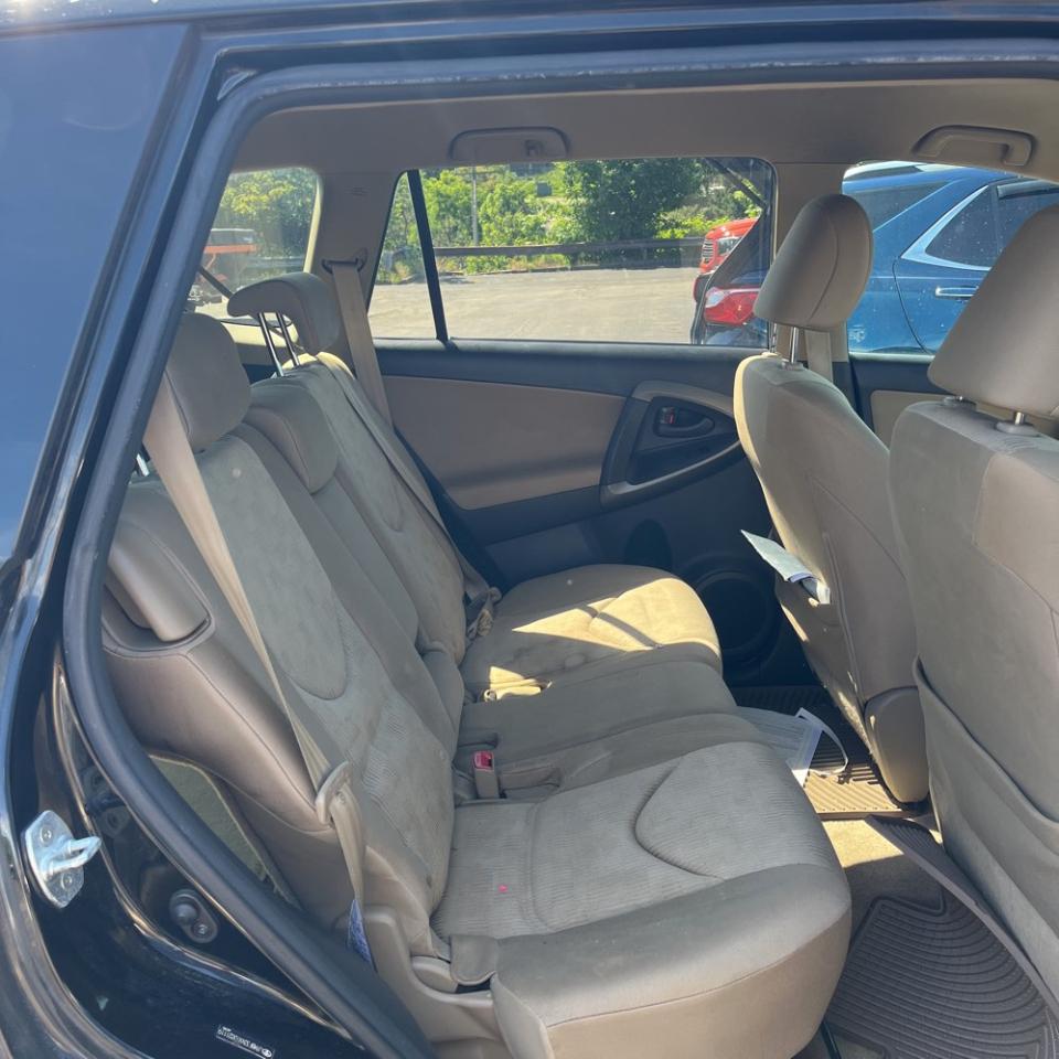 Toyota RAV4 4WD 4dr 4-cyl 4-Spd AT (Natl) 2009