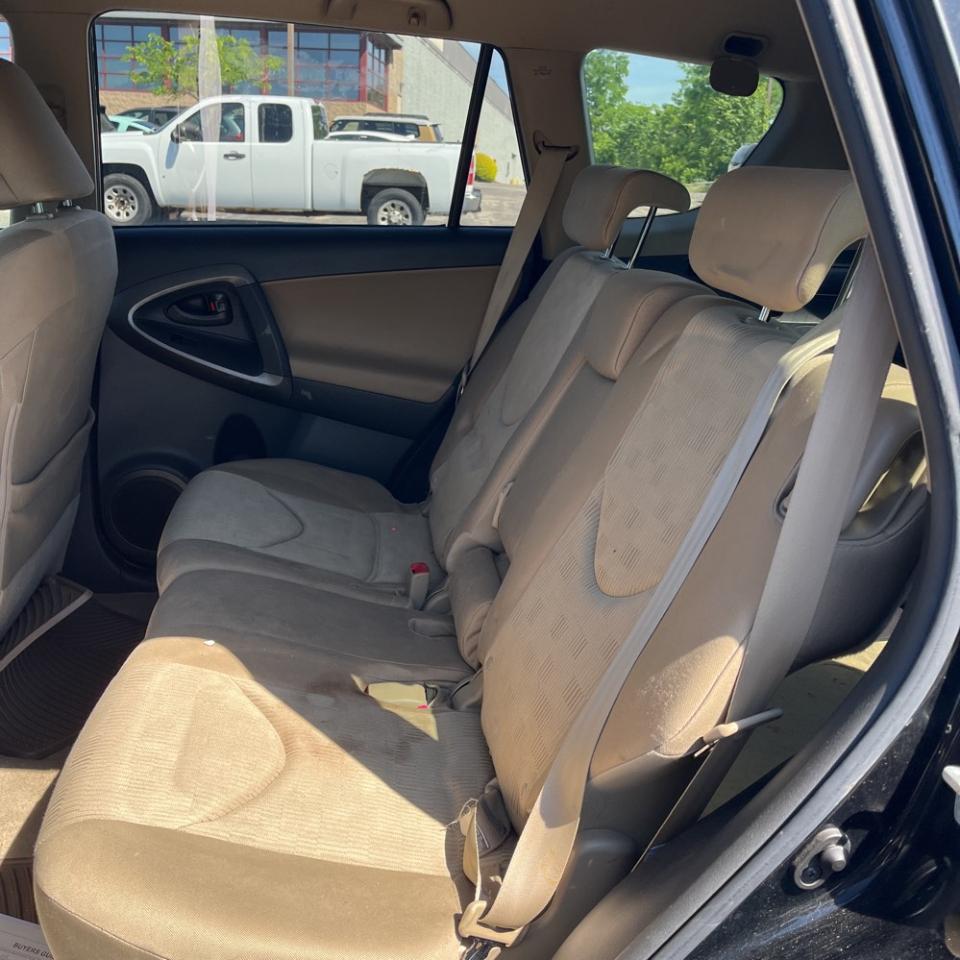 Toyota RAV4 4WD 4dr 4-cyl 4-Spd AT (Natl) 2009