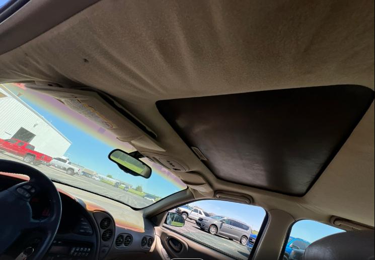 Pontiac Bonneville 4dr Sdn SLE 2002