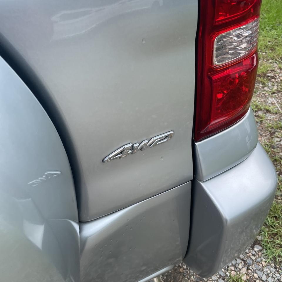 Toyota RAV4 4WD 4dr 4-cyl (Natl) 2004
