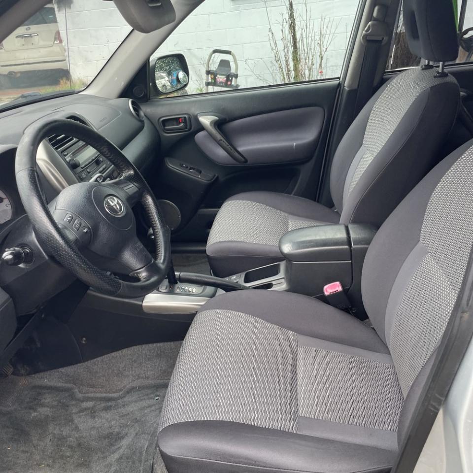 Toyota RAV4 4WD 4dr 4-cyl (Natl) 2004