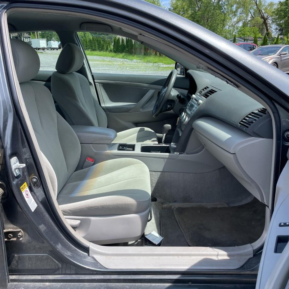 Toyota Camry 4dr Sdn LE Auto 2007