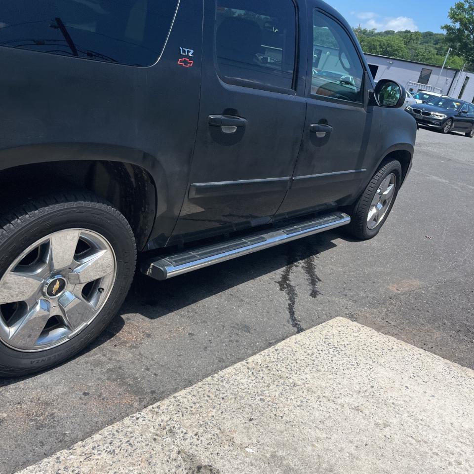 Chevrolet Suburban 4WD 4dr 1500 LTZ 2007