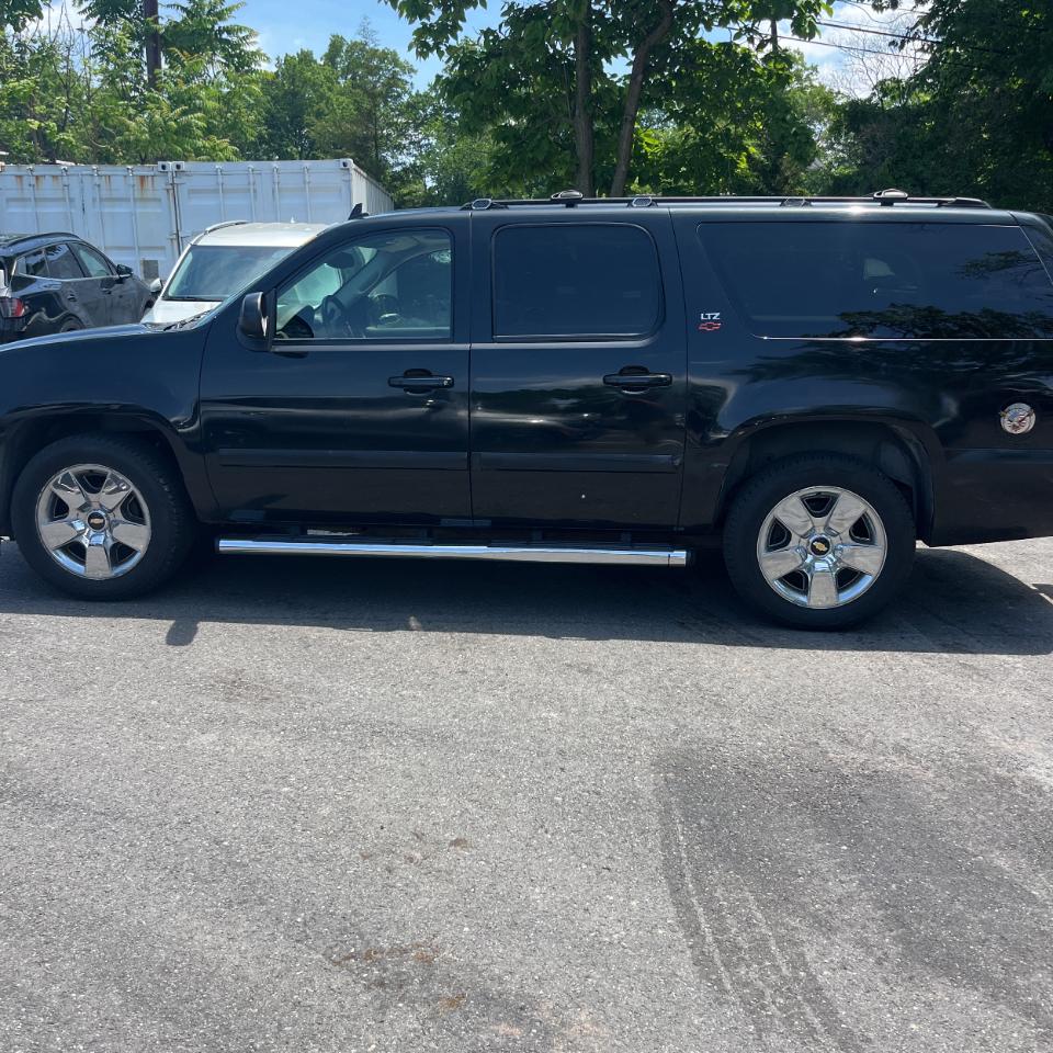 Chevrolet Suburban 4WD 4dr 1500 LTZ 2007