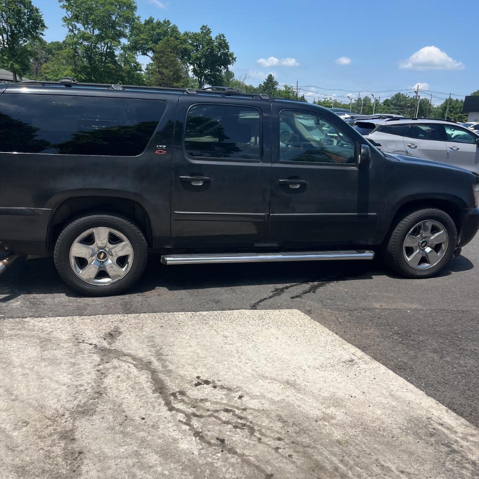 Chevrolet Suburban 4WD 4dr 1500 LTZ 2007