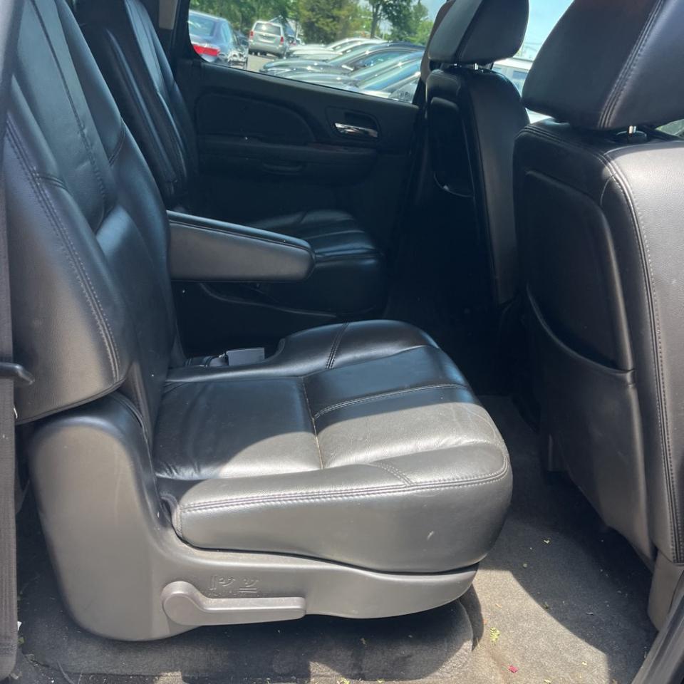 Chevrolet Suburban 4WD 4dr 1500 LTZ 2007