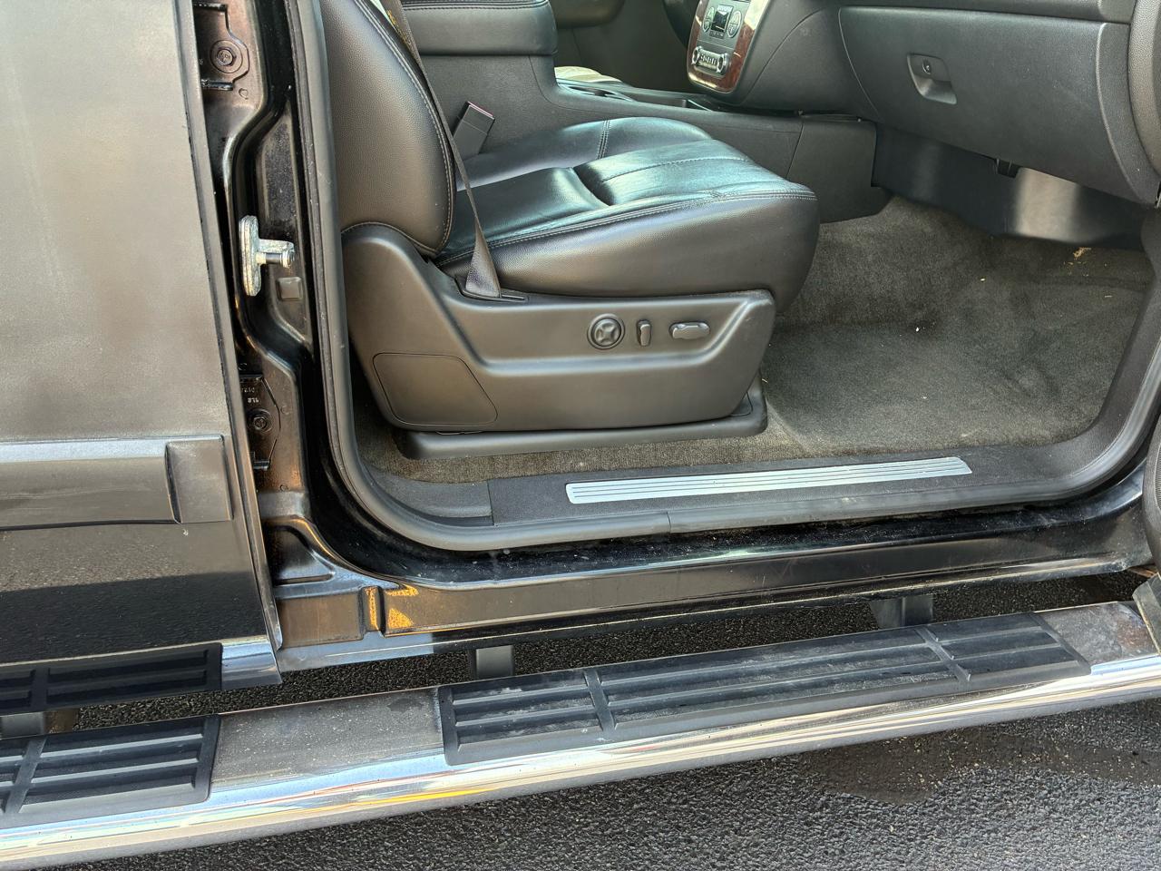 Chevrolet Suburban 4WD 4dr 1500 LTZ 2007