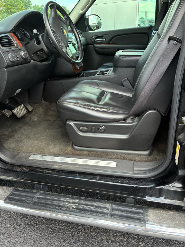 Chevrolet Suburban 4WD 4dr 1500 LTZ 2007