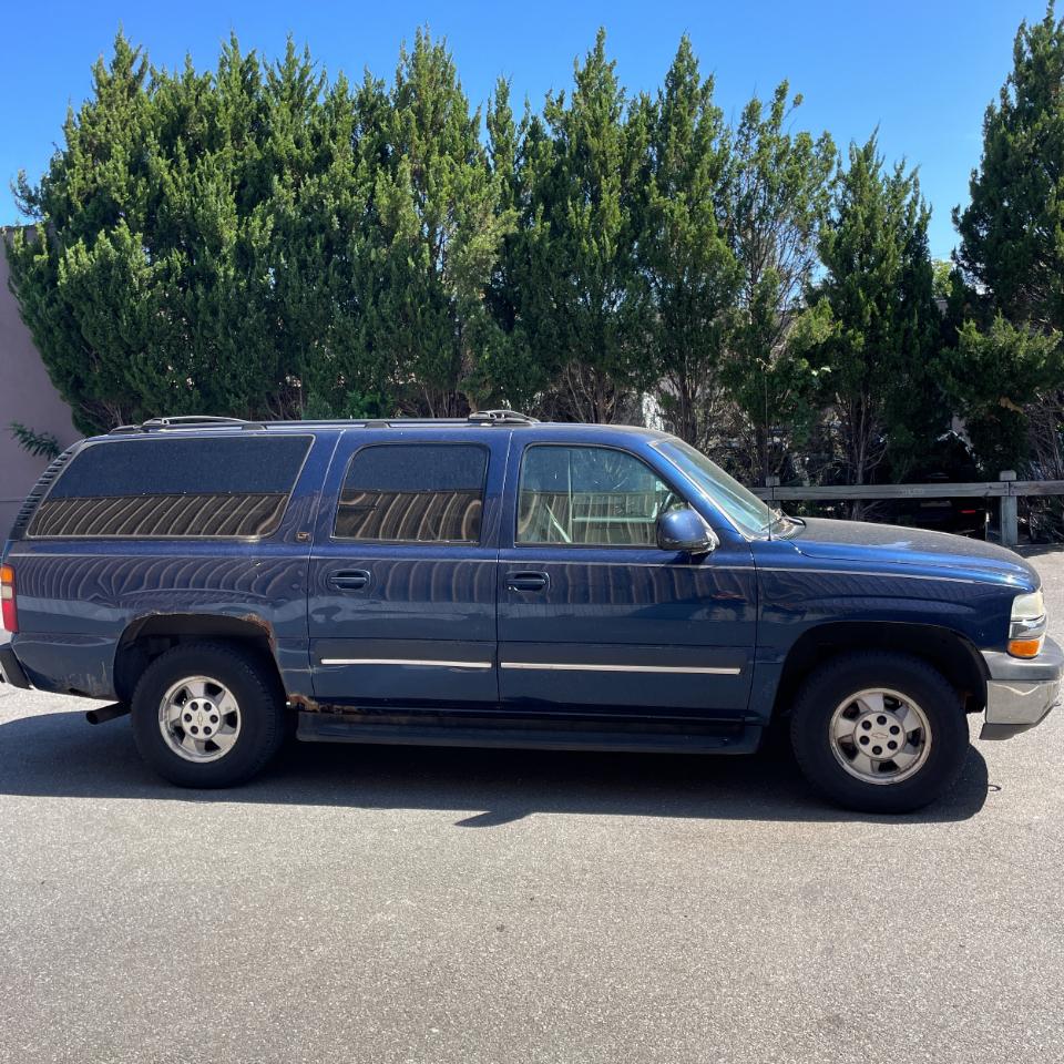 Chevrolet Suburban 4dr 1500 4WD LT 2002