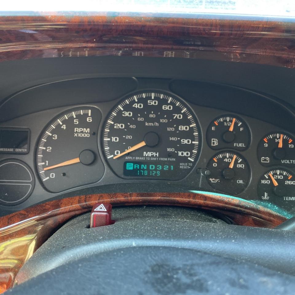 Chevrolet Suburban 4dr 1500 4WD LT 2002