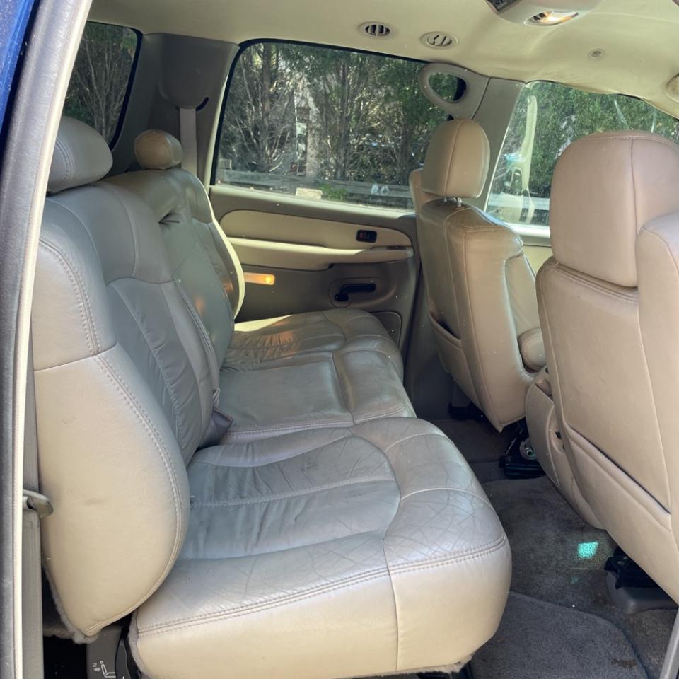 Chevrolet Suburban 4dr 1500 4WD LT 2002