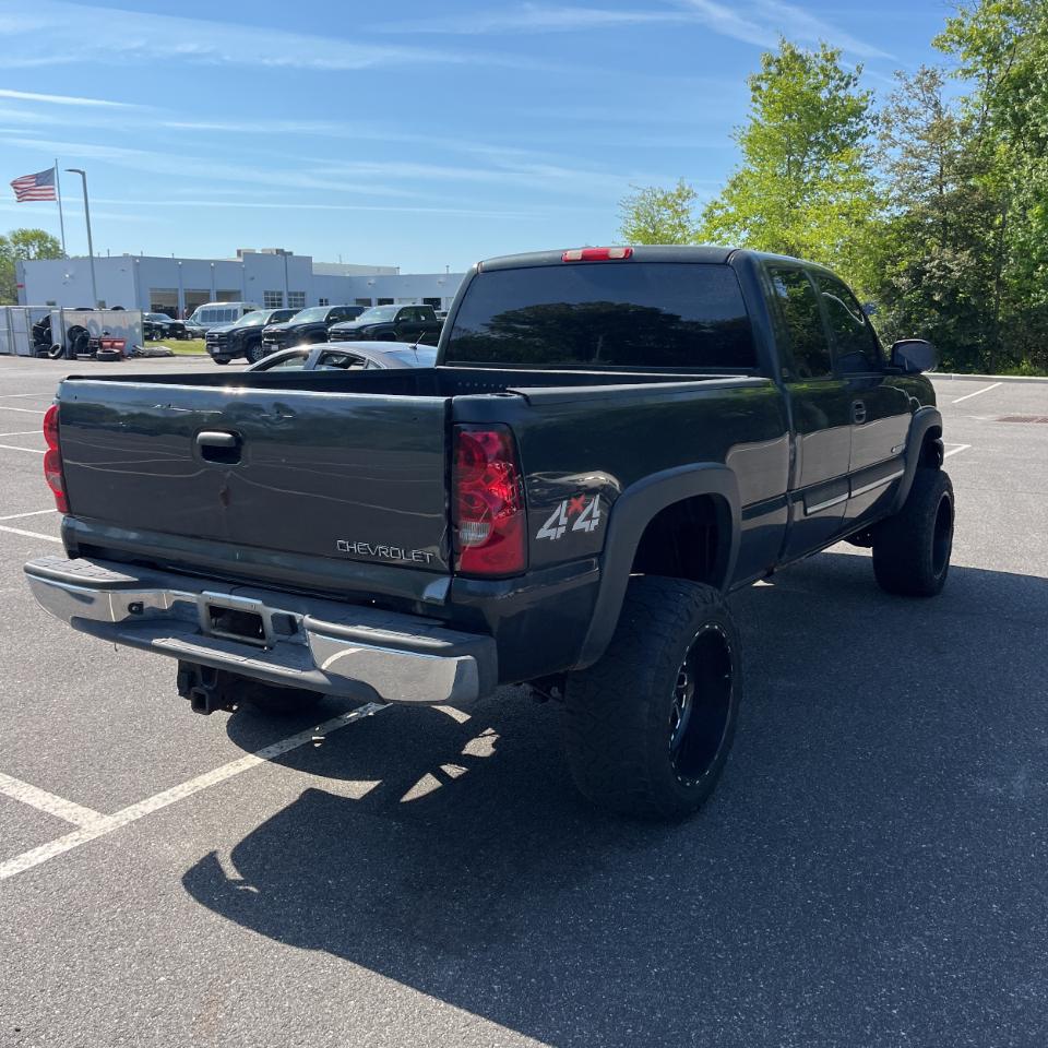 Chevrolet Silverado 2500HD Ext Cab 143.5" WB 4WD 2005