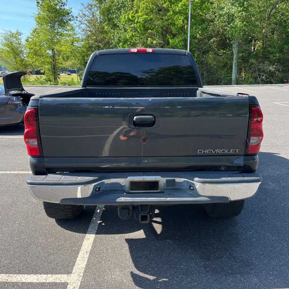 Chevrolet Silverado 2500HD Ext Cab 143.5" WB 4WD 2005