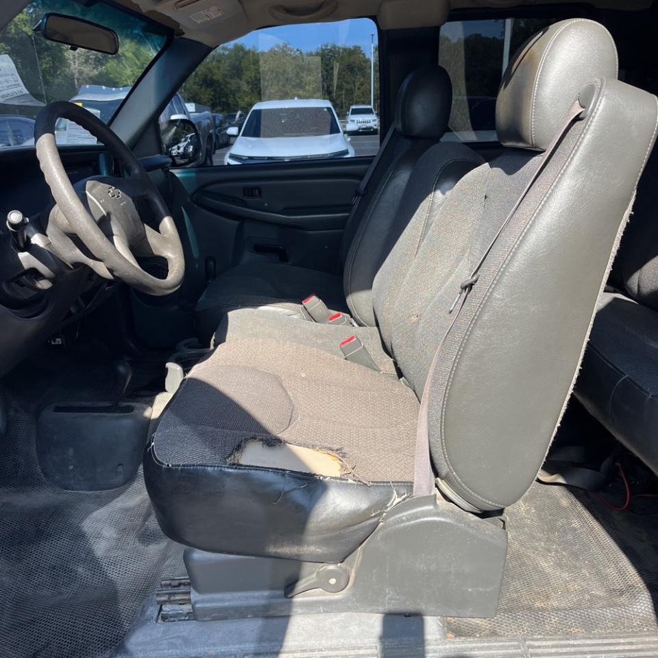 Chevrolet Silverado 2500HD Ext Cab 143.5" WB 4WD 2005