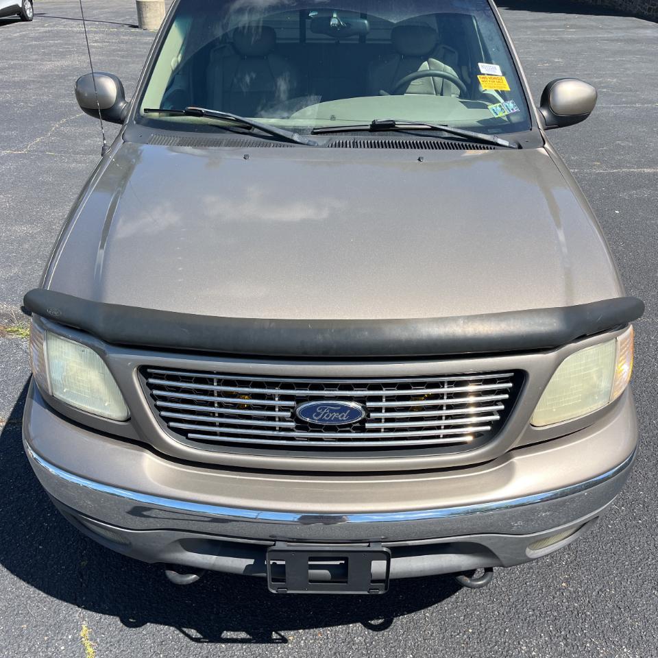 Ford F-150 Supercab 139" XL 4WD 2002