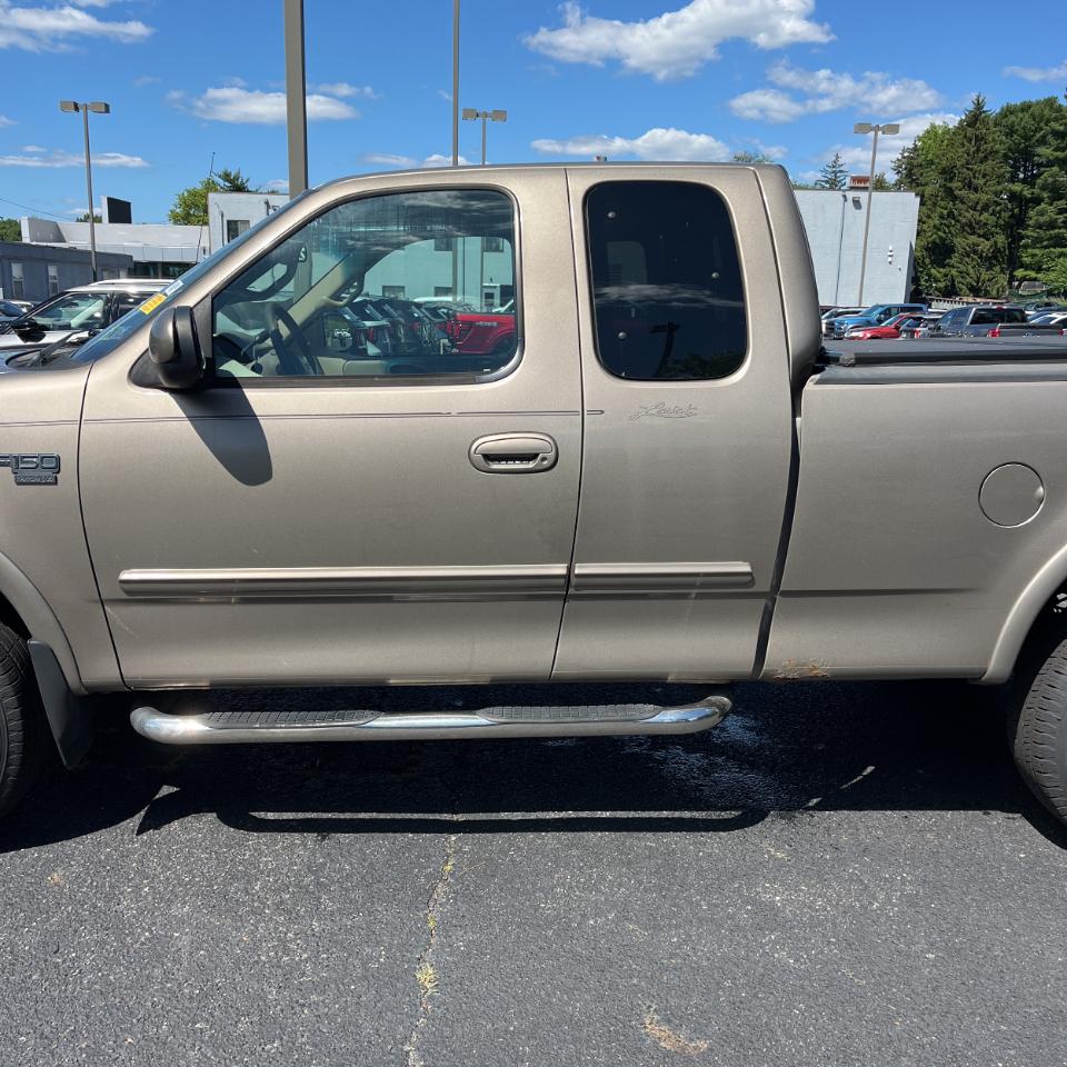 Ford F-150 Supercab 139" XL 4WD 2002
