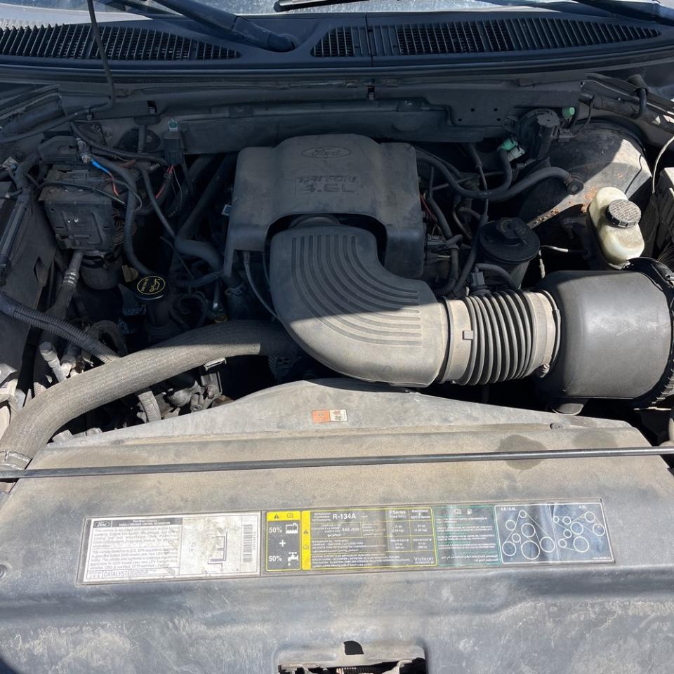 Ford F-150 Supercab 139" XL 4WD 2002