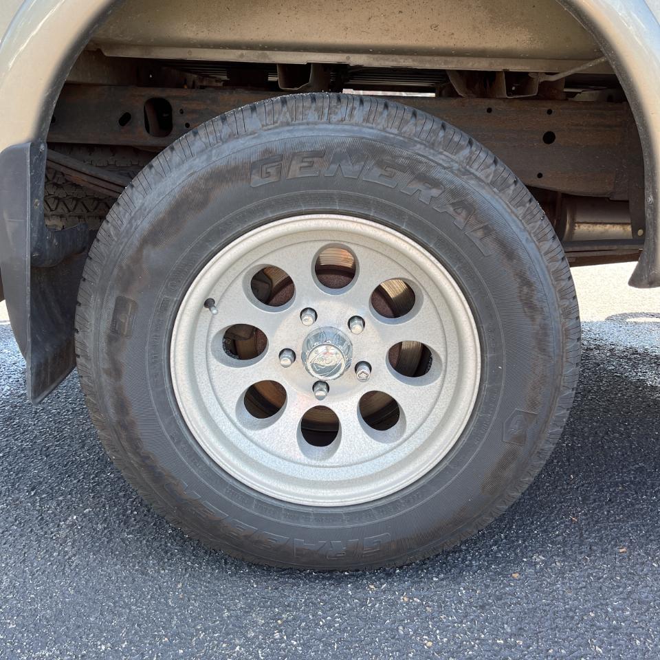 Ford F-150 Supercab 139" XL 4WD 2002