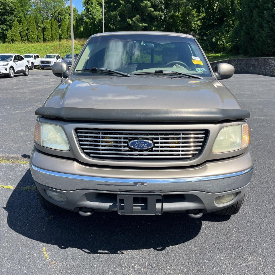 Ford F-150 Supercab 139" XL 4WD 2002