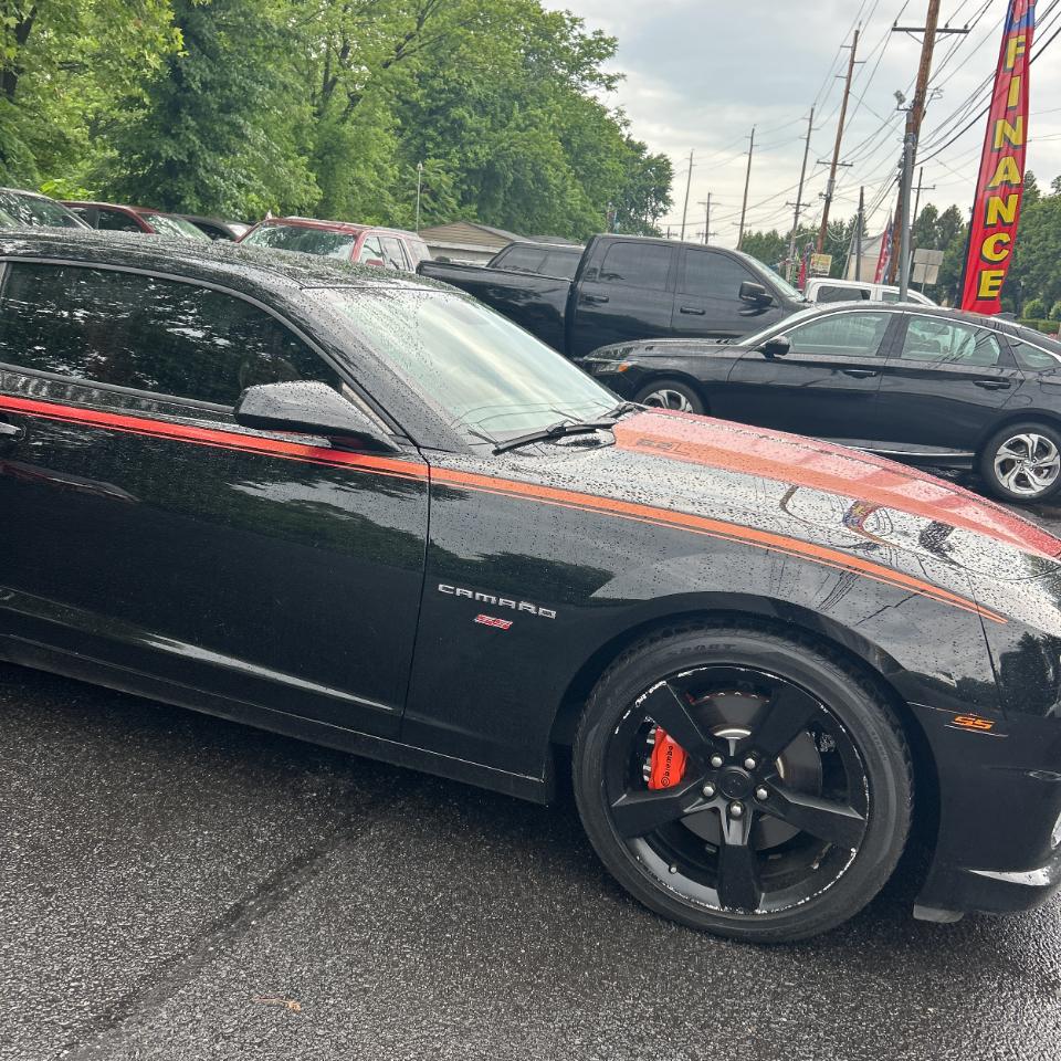 Chevrolet Camaro 2dr Cpe 2SS 2011