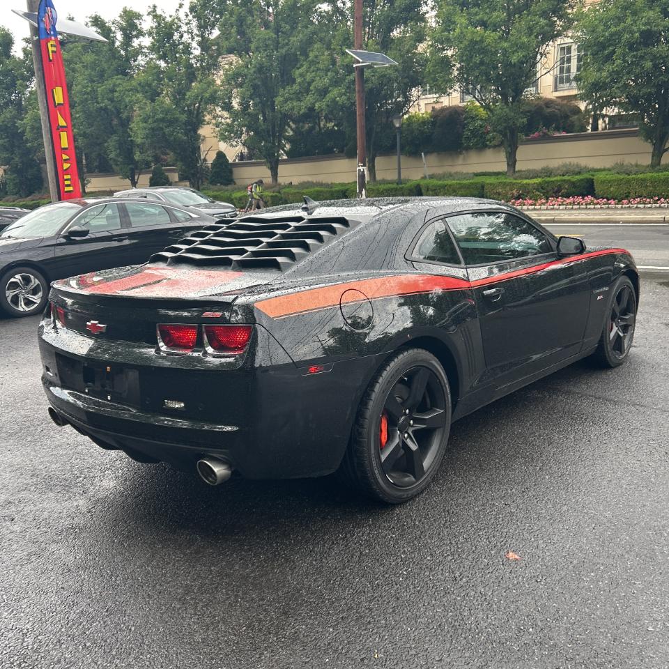 Chevrolet Camaro 2dr Cpe 2SS 2011