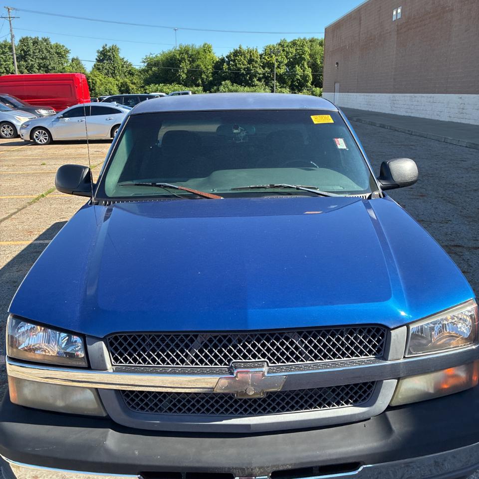 Chevrolet Silverado 1500 Ext Cab 143.5" WB 4WD LS 2003
