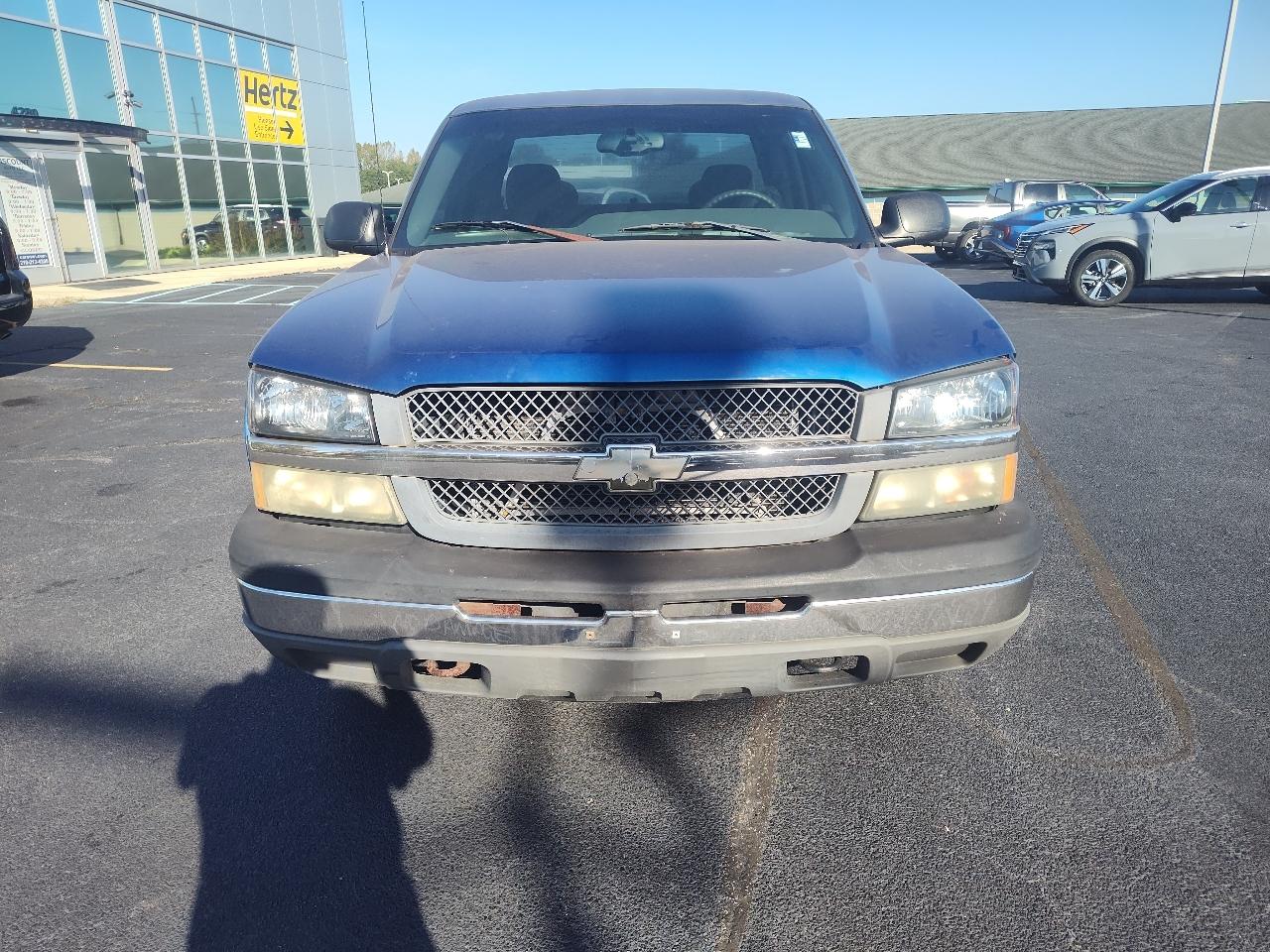 Chevrolet Silverado 1500 Ext Cab 143.5" WB 4WD LS 2003