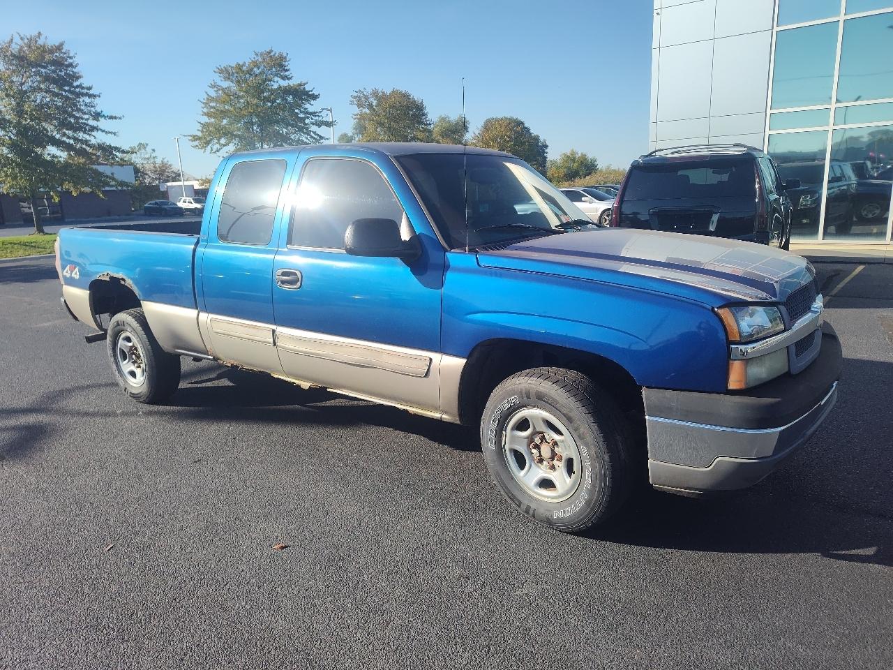 Chevrolet Silverado 1500 Ext Cab 143.5" WB 4WD LS 2003