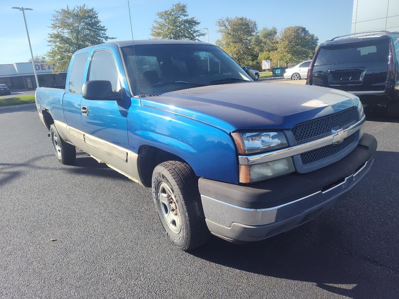 Chevrolet Silverado 1500 Ext Cab 143.5" WB 4WD LS 2003