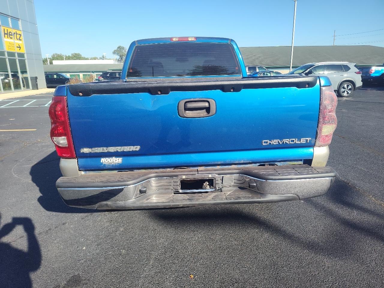 Chevrolet Silverado 1500 Ext Cab 143.5" WB 4WD LS 2003