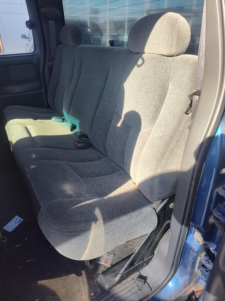 Chevrolet Silverado 1500 Ext Cab 143.5" WB 4WD LS 2003