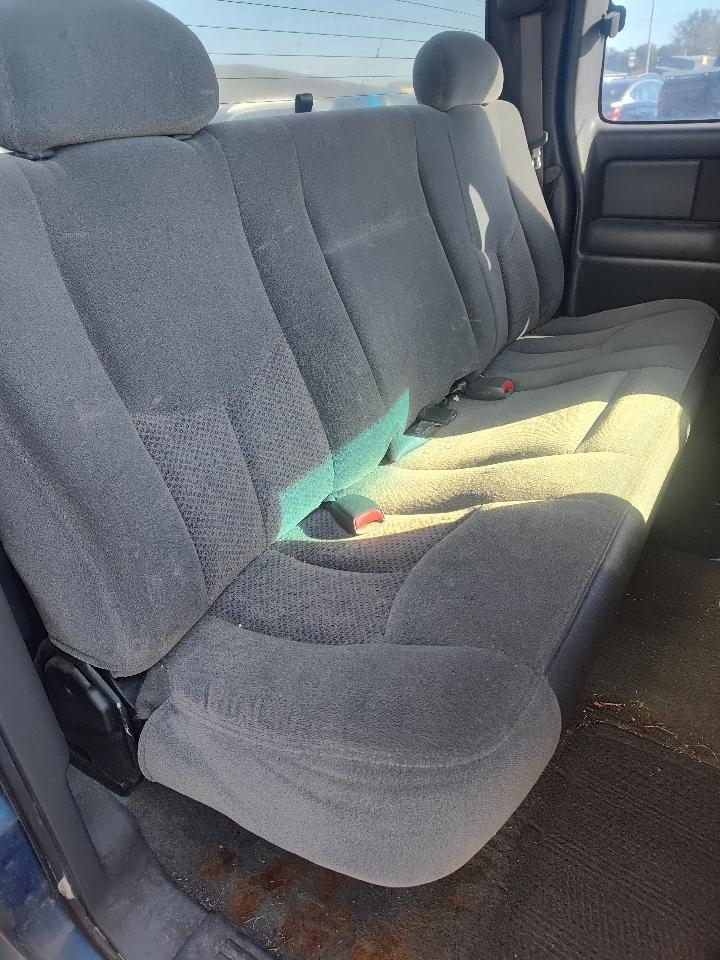 Chevrolet Silverado 1500 Ext Cab 143.5" WB 4WD LS 2003