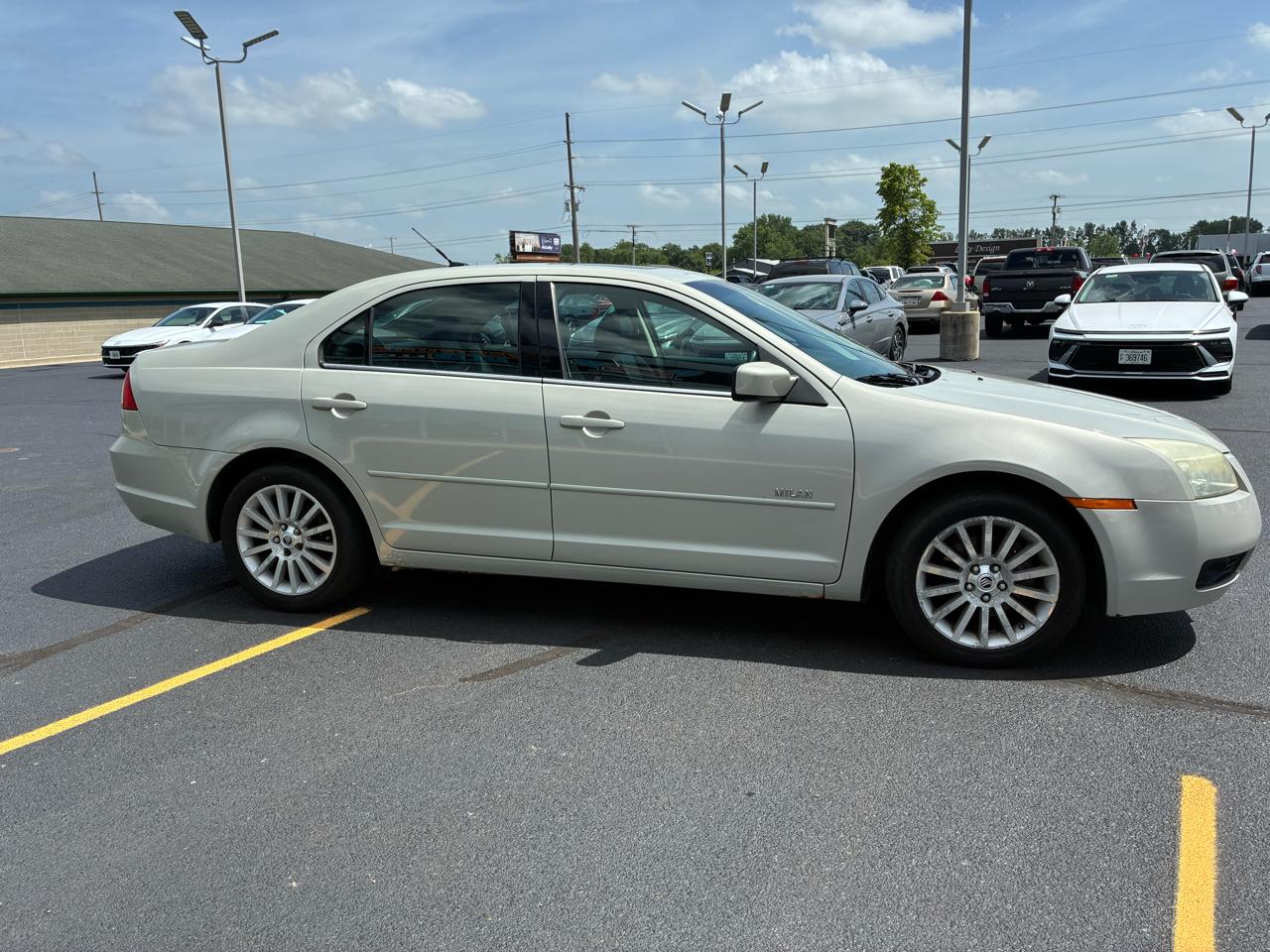 Mercury Milan 4dr Sdn V6 Premier FWD 2008