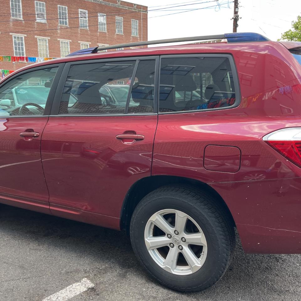Toyota Highlander FWD 4dr V6 Base (Natl) 2009