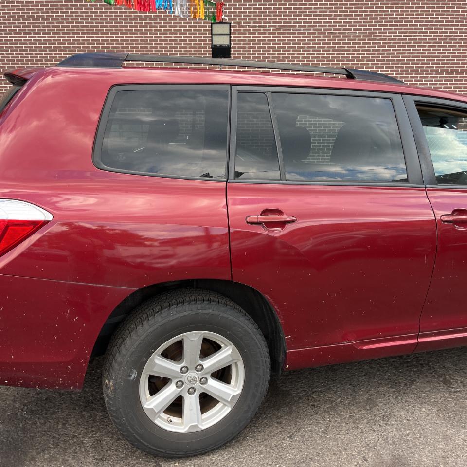 Toyota Highlander FWD 4dr V6 Base (Natl) 2009