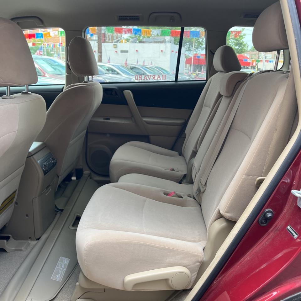 Toyota Highlander FWD 4dr V6 Base (Natl) 2009