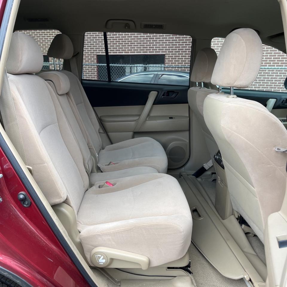 Toyota Highlander FWD 4dr V6 Base (Natl) 2009