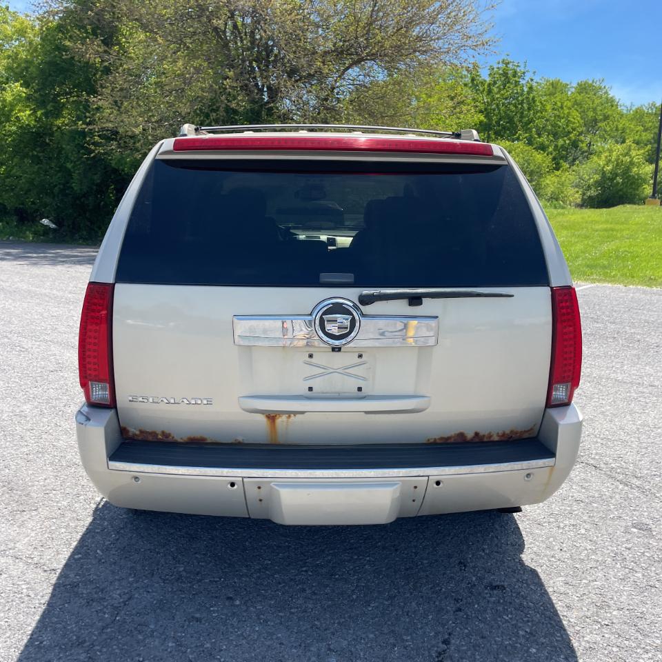 Cadillac Escalade AWD 4dr 2007