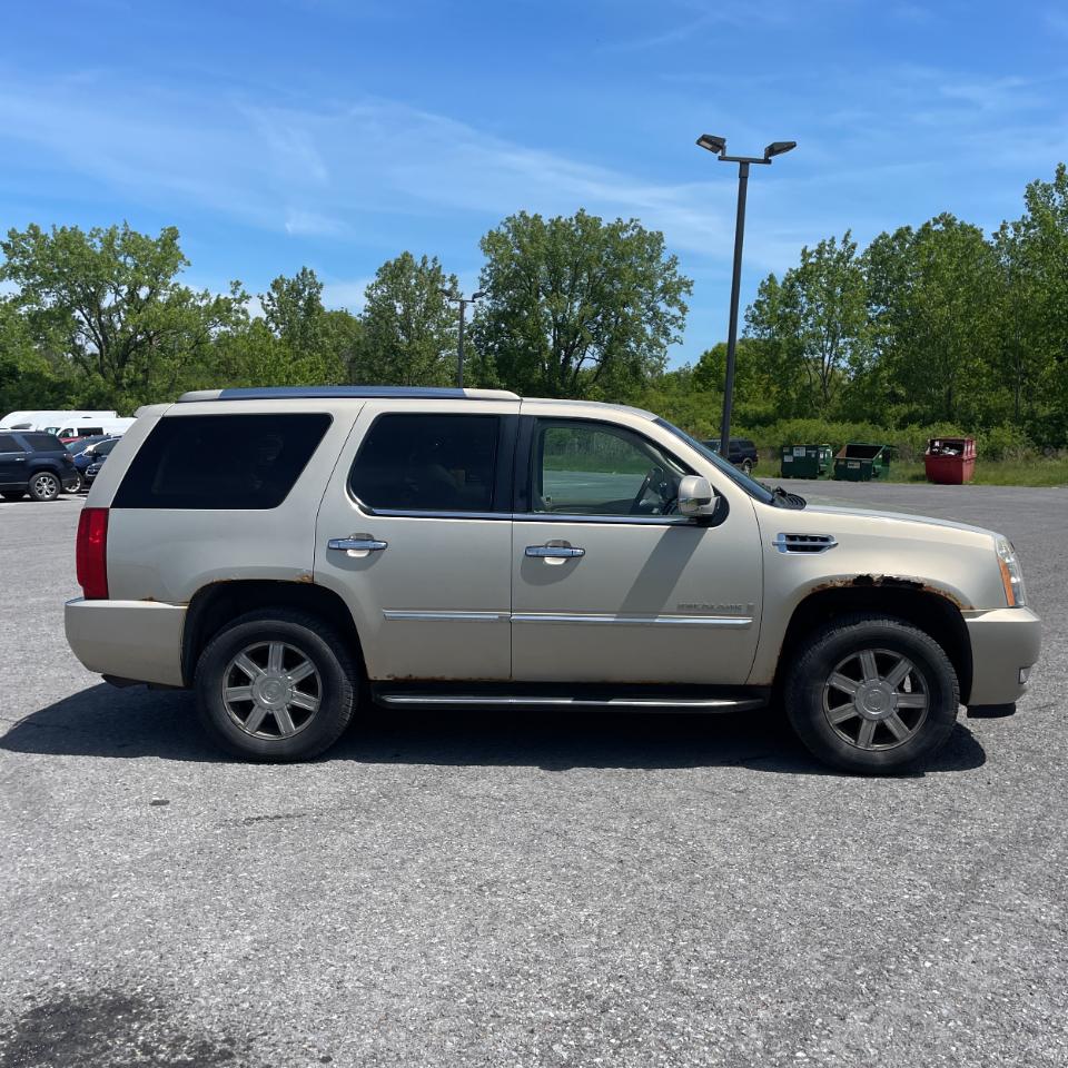 Cadillac Escalade AWD 4dr 2007