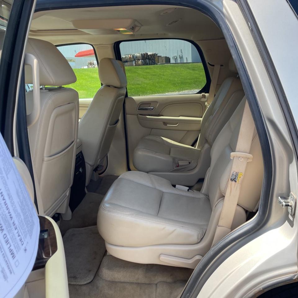 Cadillac Escalade AWD 4dr 2007