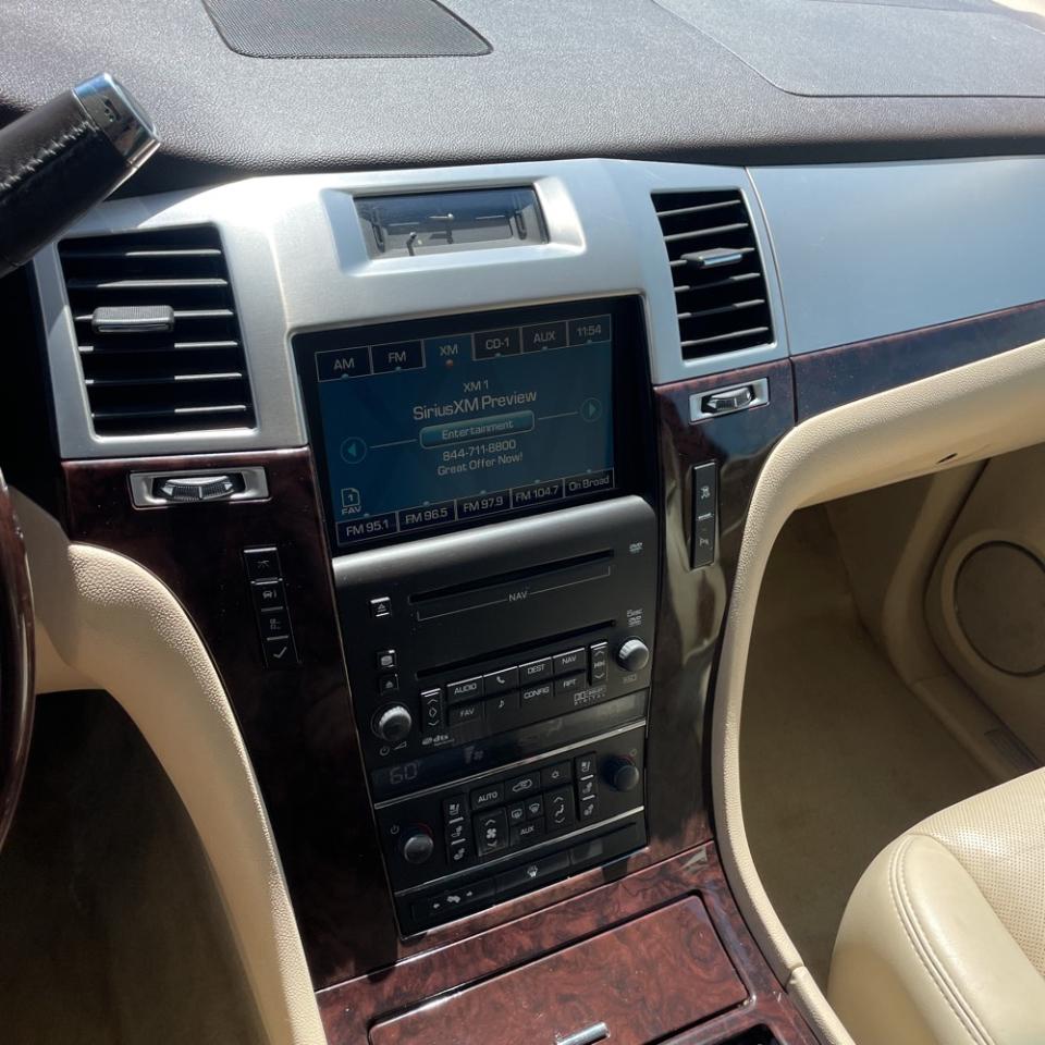 Cadillac Escalade AWD 4dr 2007