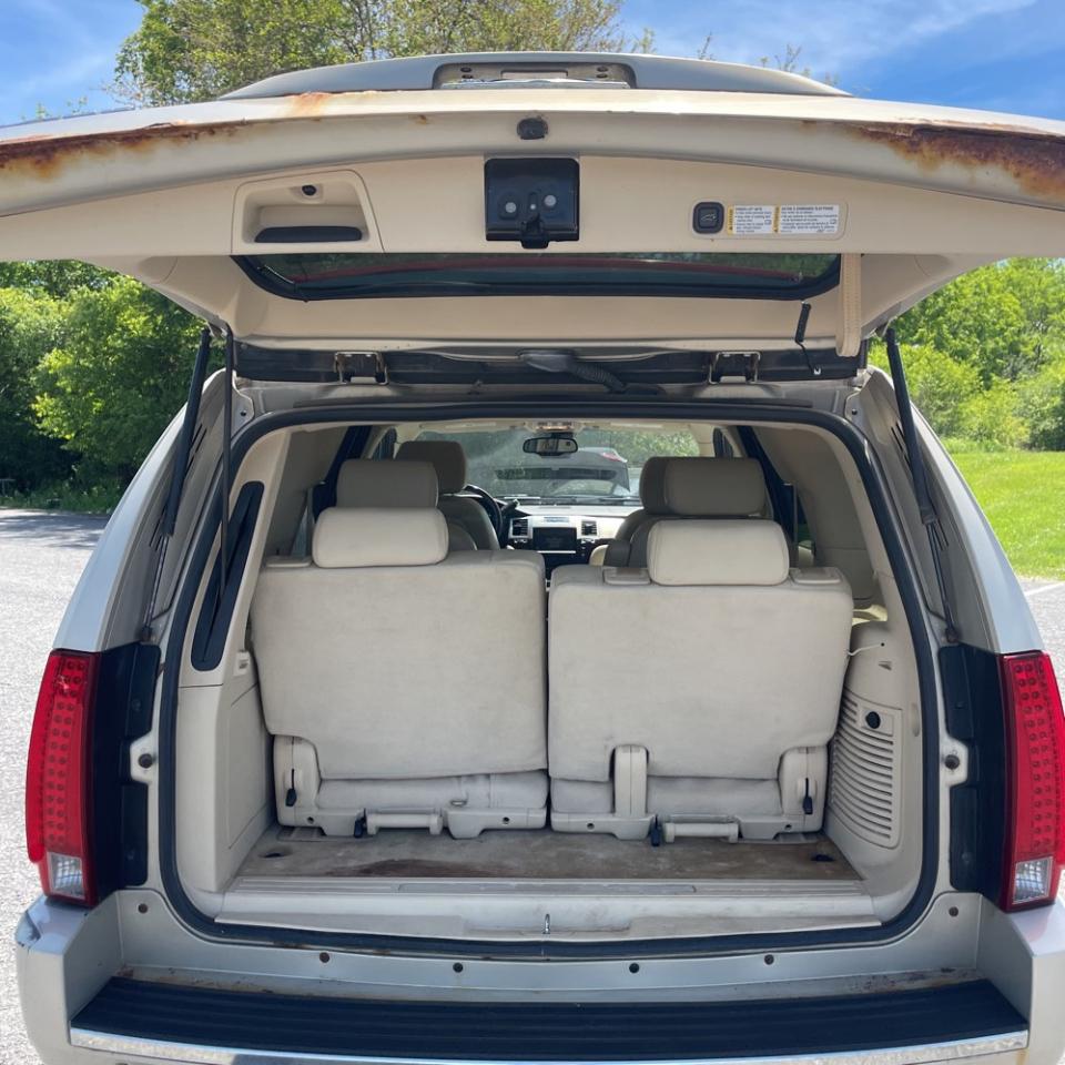 Cadillac Escalade AWD 4dr 2007